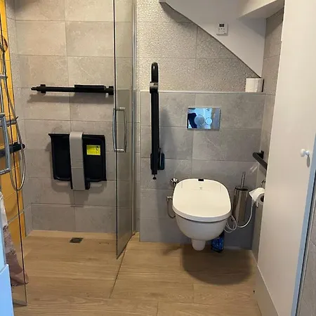 Maison De De 56 M2 Dans Avec Piscine Chauffee Proche Plages Ferienhaus *
